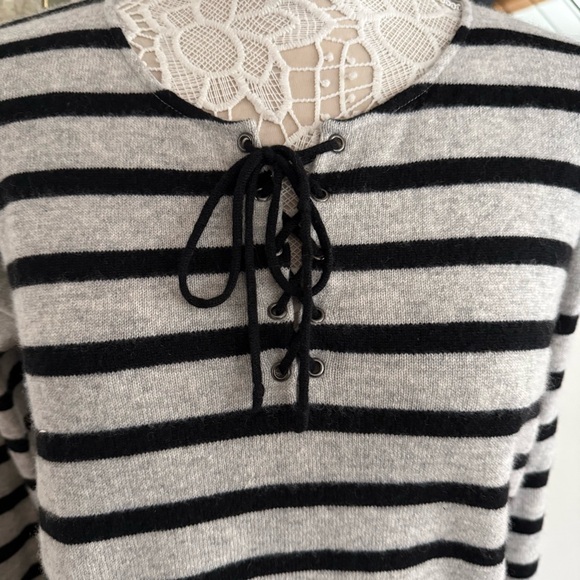 AQUA Cashmere Gray & Black Striped Cashmere Sweater Small - Picture 2 of 5